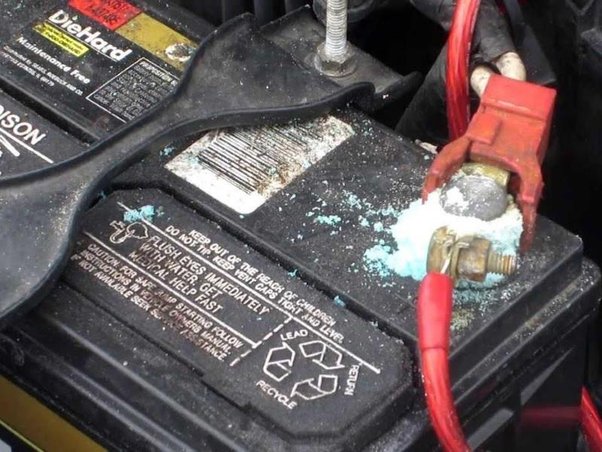 نشتی باتری خودرو