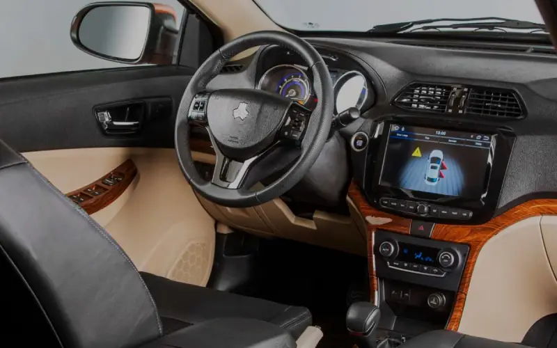 فضای داخلی و ارگونومی شاهین دنده ای